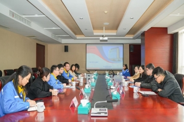 市委常委、宣傳部部長(zhǎng)沈志鳳蒞臨景興紙業(yè)慰問(wèn)高端人才